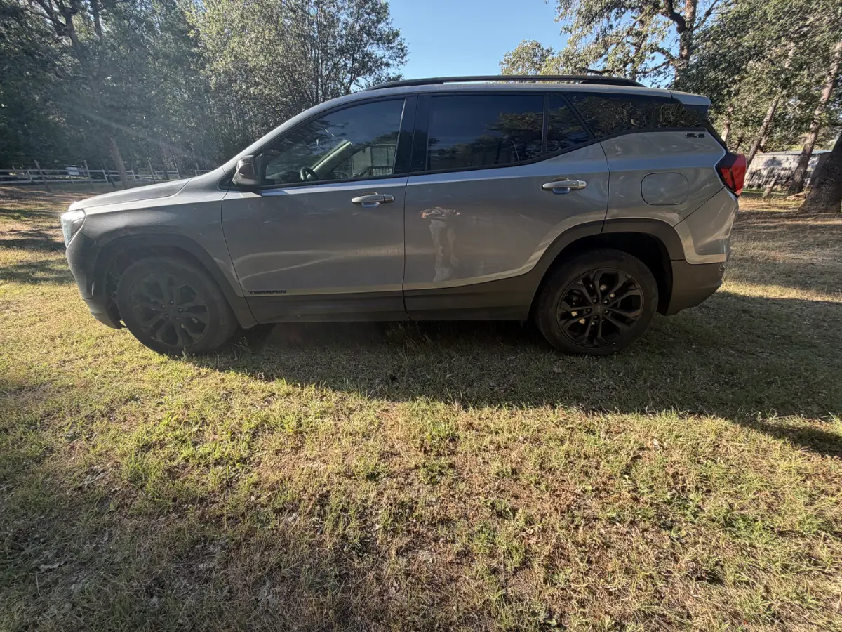 2020 GMC Terrain photo 3