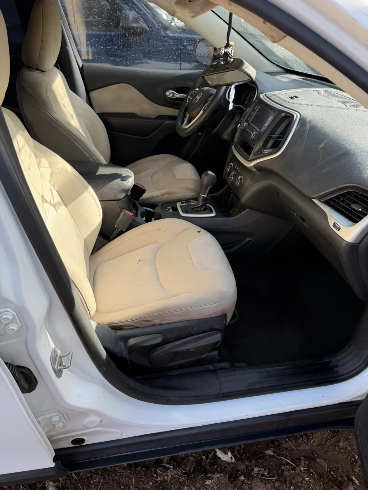 2015 JEEP Cherokee photo 10