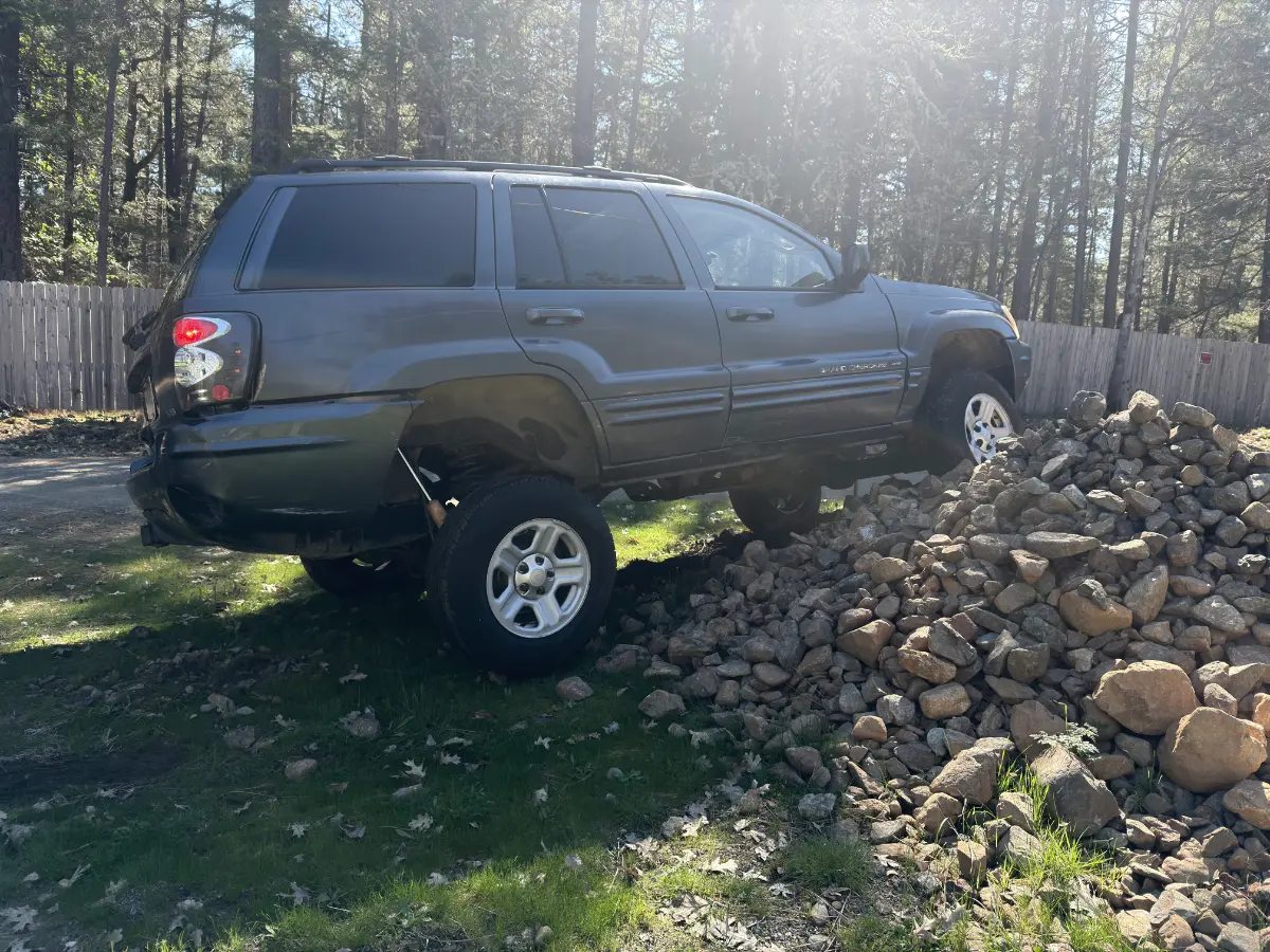 2002 JEEP Grand Cherokee photo 2